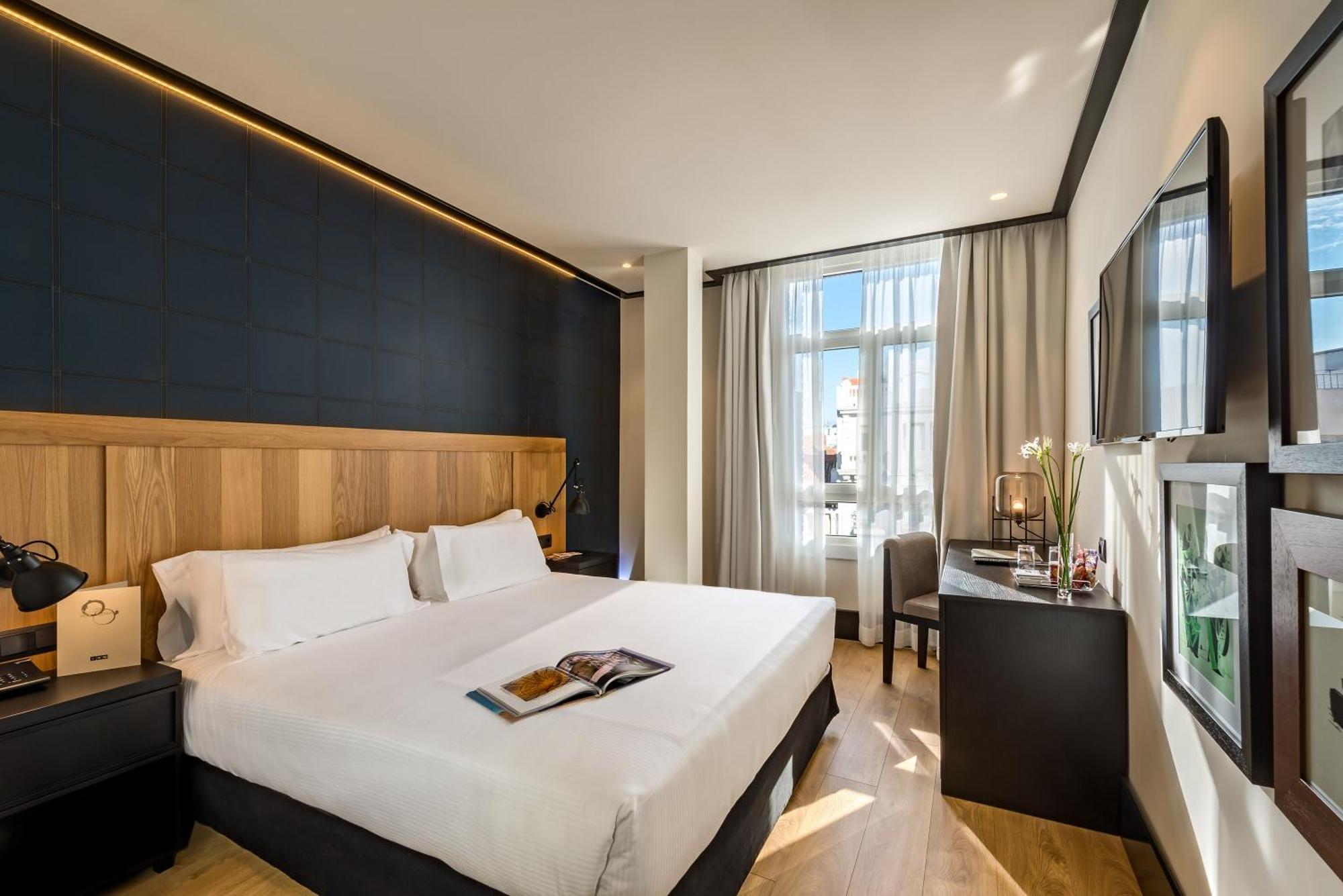 H10 Puerta De Alcalá 4*